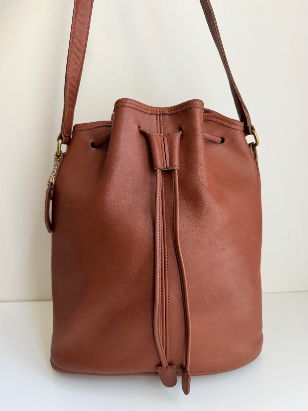 Authentic Coach 9952 Vintage Nicholas Leather Bucket Crossbody Bag